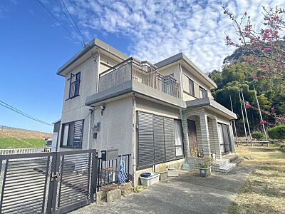 外観:土地面積圧巻の約173坪!ゆとりのある5LDKの間取りです! 外観:土地面積圧巻の約173坪!ゆとりのある5LDKの間取りです!