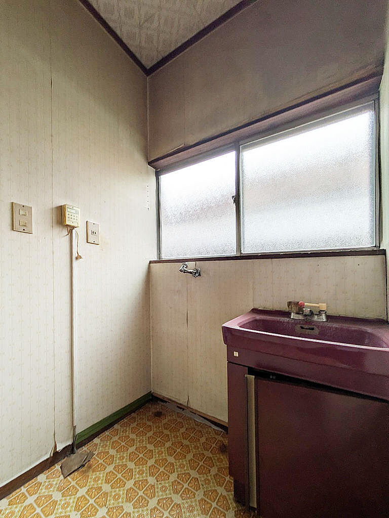 Image 12