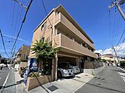 重厚感ある建物でございます。