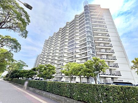 生活に便利な地に伸びやかな家族の生活風景を描く住まい