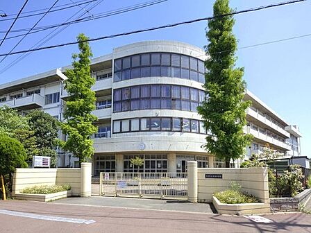 中学校 900m 市川市立妙典中学校