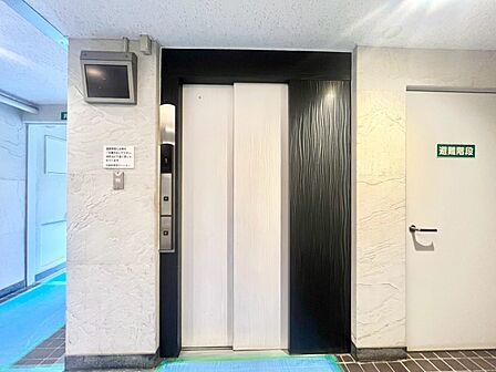 お買い物帰りなどに便利なエレベーター