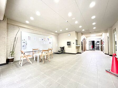 待ち合わせ場所としても便利なエントランスロビー