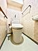 トイレ：明るく清潔感のあるトイレです。  