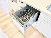 面倒な片づけは食洗機にお任せ！家事の負担が減って心と時間にゆとりができます。