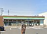 周辺：コンビニ 900m ファミリーマート 大泉町四丁目店