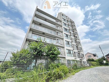 友人を呼びたくなるリノベーション済みのきれいな住まいです