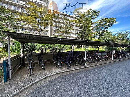 セキュリティ面にも配慮した駐輪場がございます