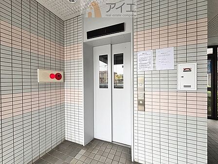 清掃も行き届いたエレベーターホール