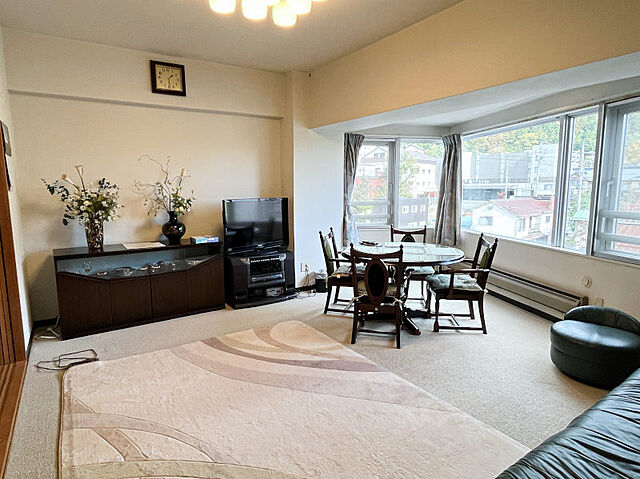 リビング/ダイニング ロイヤルプラザ水上 5階/-