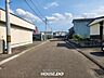 外観：前面道路含む現地写真