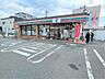 周辺：【セブンイレブン　宇美町役場前】早朝、深夜など時間を気にせずお買い物。話題のスイーツや、期間限定のお惣菜など、要チェックです♪ 450m