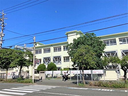 福岡市立 香椎第一中学校 850m