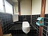 トイレ：トイレは2ヶ所あり、朝の忙しい時間帯や来客時にも便利です。