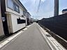 外観：道路から奥まっているため、通りからの視線を気にせず生活できます♪