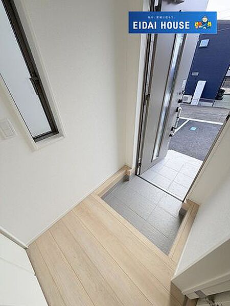 玄関を拡大表示