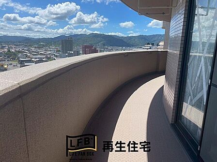 山口市の街並みを見渡すことができます。