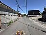 外観：前面道路含む現地写真