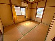 2階の和室♪2面採光で明るいですよ♪
