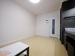 レオネクストヴィーブルIII 208 2階ワンルームのリビング/ダイニング