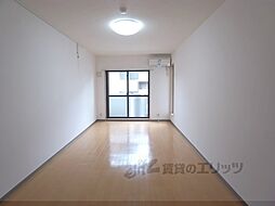 JR山陰本線 円町駅 徒歩10分の賃貸マンション 2階1Kのリビング/ダイニング