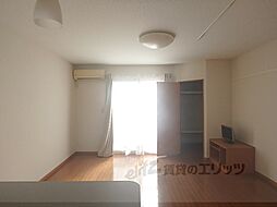 レオパレス罧原 1階ワンルームのリビング/ダイニング