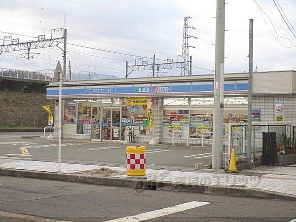 画像23:ローソン　近江高島駅前店まで200メートル