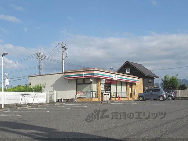 画像13:セブンイレブン　甲賀大原市場店まで1100メートル