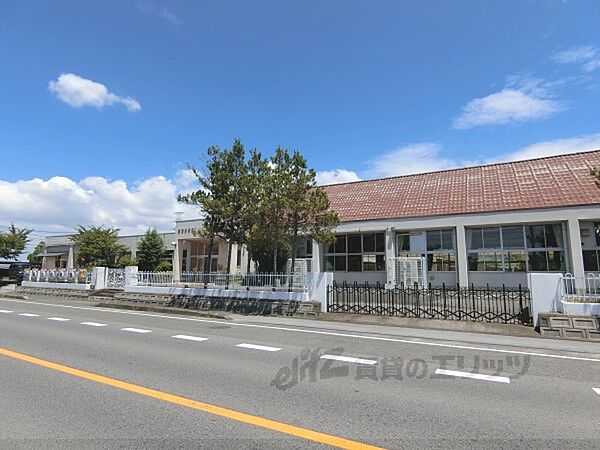 周辺：竜王幼稚園まで8100メートル