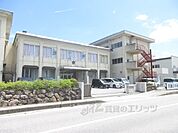 河瀬小学校まで1500メートル