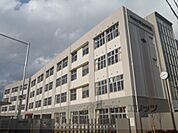 守山小学校まで650メートル