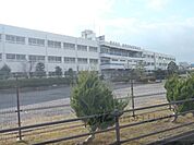 守山中学校まで1500メートル