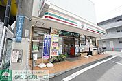 セブンイレブン梶ケ谷大塚店 徒歩8分。 580m