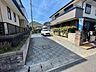 駐車場：平面駐車場なので車が停めやすく安心です！