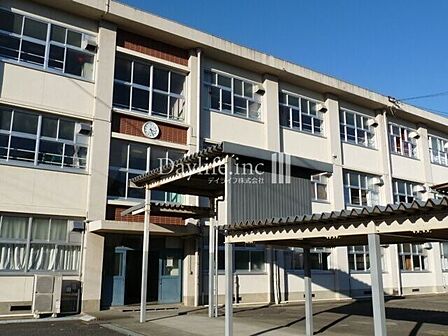 岐阜市立長森中学校 長森中学校 970m