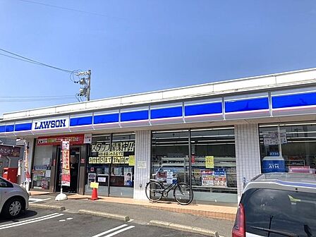 ローソン岐南町三宅店 210m