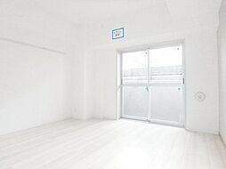 ライムグリーン 5階1Kのリビング/ダイニング