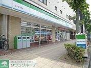 ★★ファミリーマート 徒歩7分。コンビニ 490m