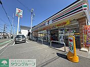 セブンイレブン 横浜桜ヶ丘1丁目店 徒歩2分。広々駐車場のコンビニ！ 140m