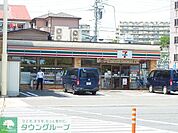 セブンイレブン 徒歩2分。 160m
