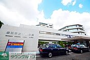 横浜市立市民病院 徒歩8分。病院 610m
