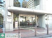 北区立赤羽図書館 徒歩13分。図書館 970m