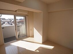 東急東横線 祐天寺駅 徒歩17分の賃貸マンション 5階1Kのリビング/ダイニング