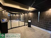 タウンハウジングレジデンス事業部　恵比寿店・赤坂店までお問合せ下さい。