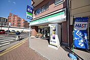 ファミリーマート新狭山駅前店 1600m