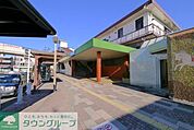 高坂駅 1042m