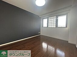 ガーデンスクエア国立 302 2階1Kのリビング/ダイニング