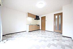 JR青梅線 牛浜駅 徒歩9分の賃貸マンション 1階2LDKのリビング/ダイニング