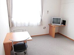 レオパレス南子安 2階1Kのリビング/ダイニング