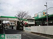岩根みどり幼稚園 徒歩12分。幼稚園・保育園 890m